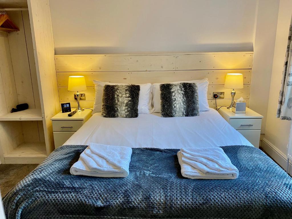 Vikings Accommodation - Deluxe King Room