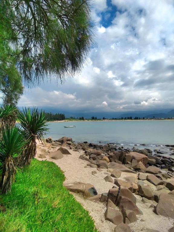  Apartamento Amplo Rodeado por 8 Praias Lindas