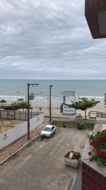 Apartamento Meia Praia Lateral Mar (Wi-Fi e Ar-condicionado)