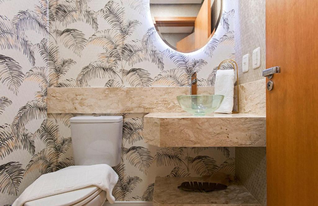 Jardins de Gramado 102 - 2 Suítes e Lavabo no Centro  Jardins de Gramado 102 - 2 Suítes e Lavabo no Centro