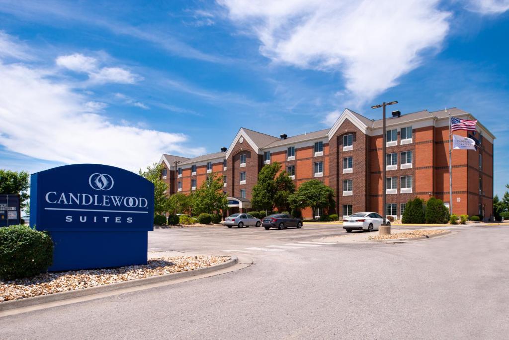 Candlewood Suites Olathe by IHG photo