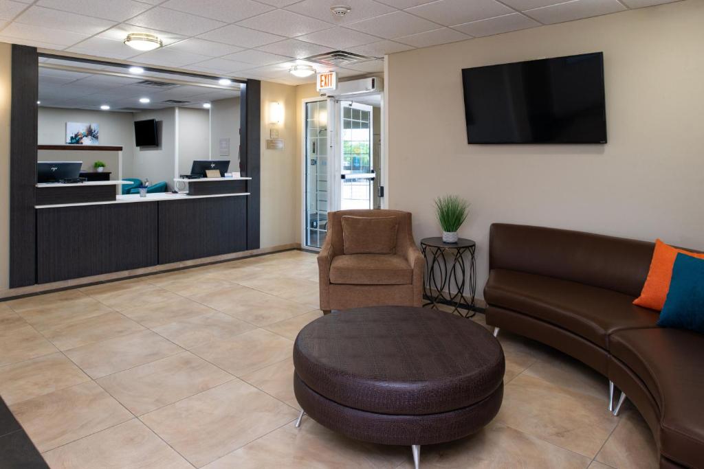 Candlewood Suites Olathe by IHG photo