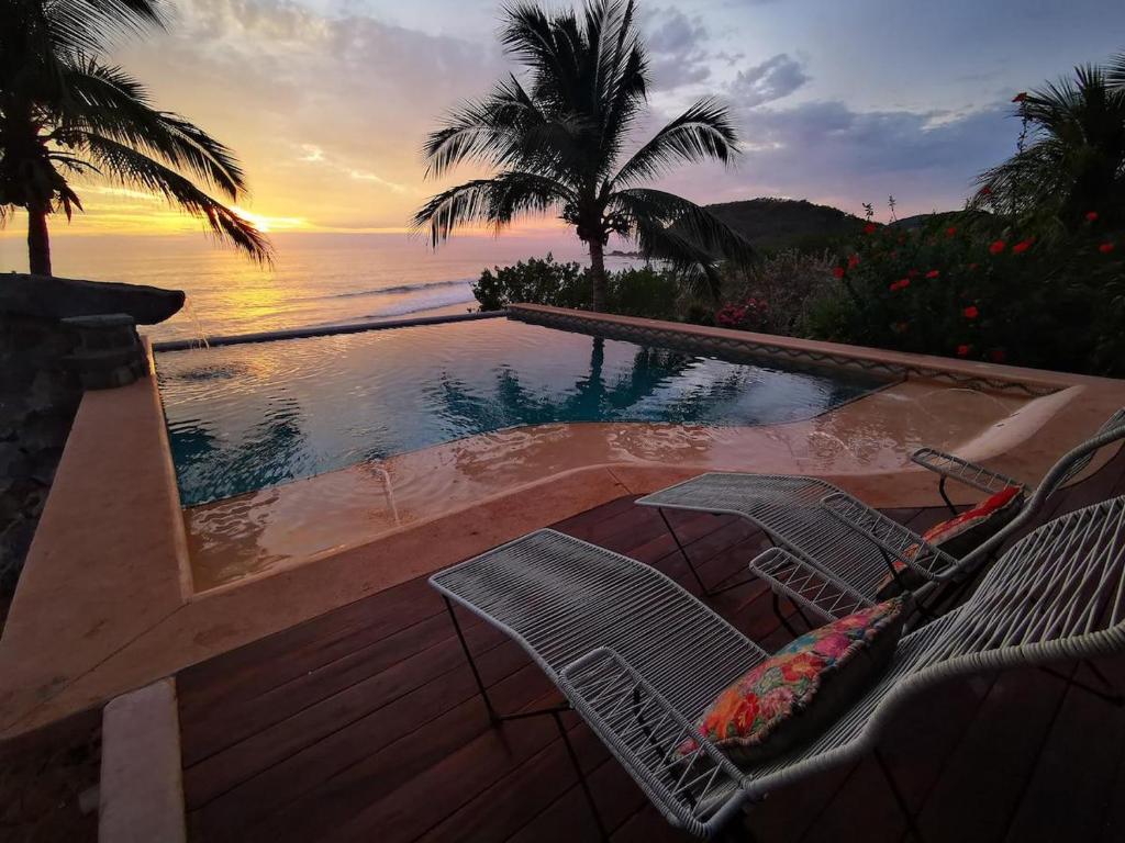 Casa Playa Verde - Beachfront Estate in Troncones