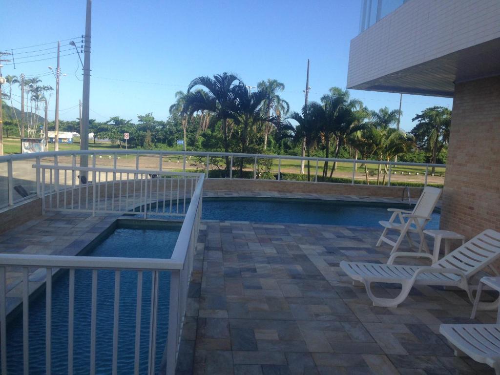 Lindo e Confortável Apartamento pé na areia e com linda vista do mar