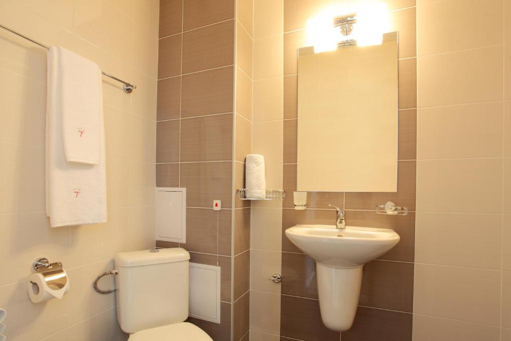 Koupelna v ubytování Teodora Palace Hotel