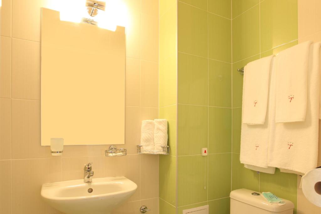 Koupelna v ubytování Teodora Palace Hotel