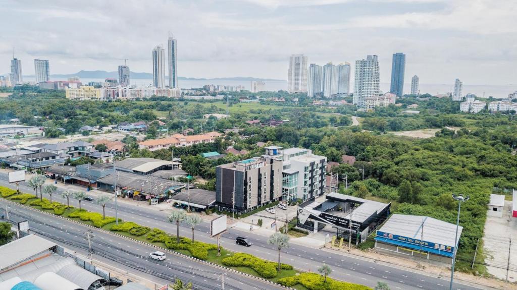 BEAR’S DEN HOTEL PATTAYA - Resim 7