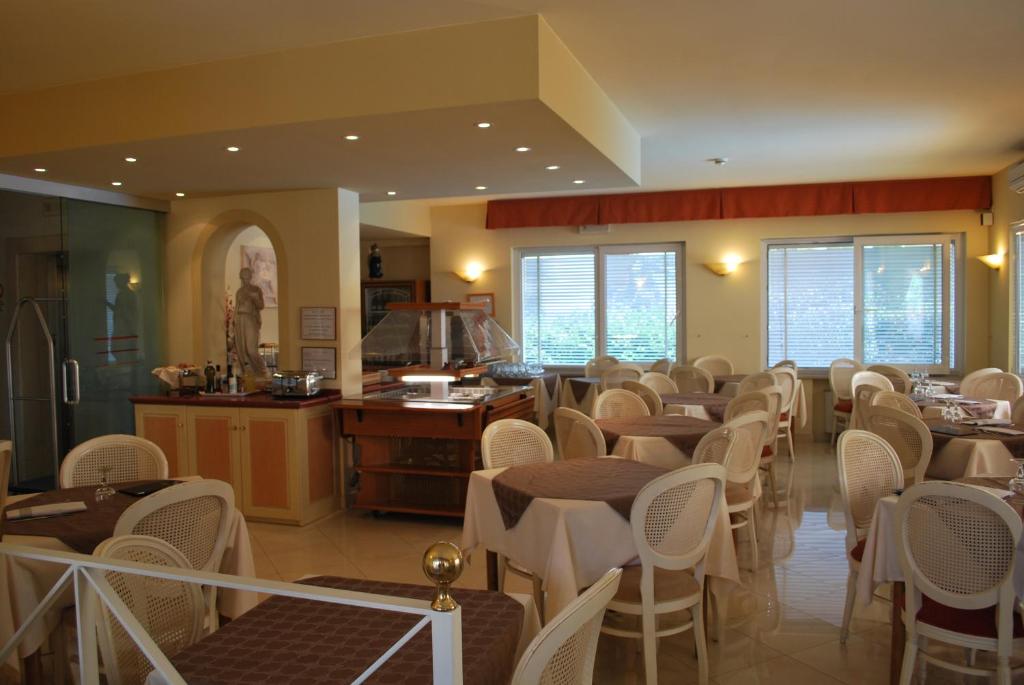 Restaurace v ubytování Hotel Alsazia
