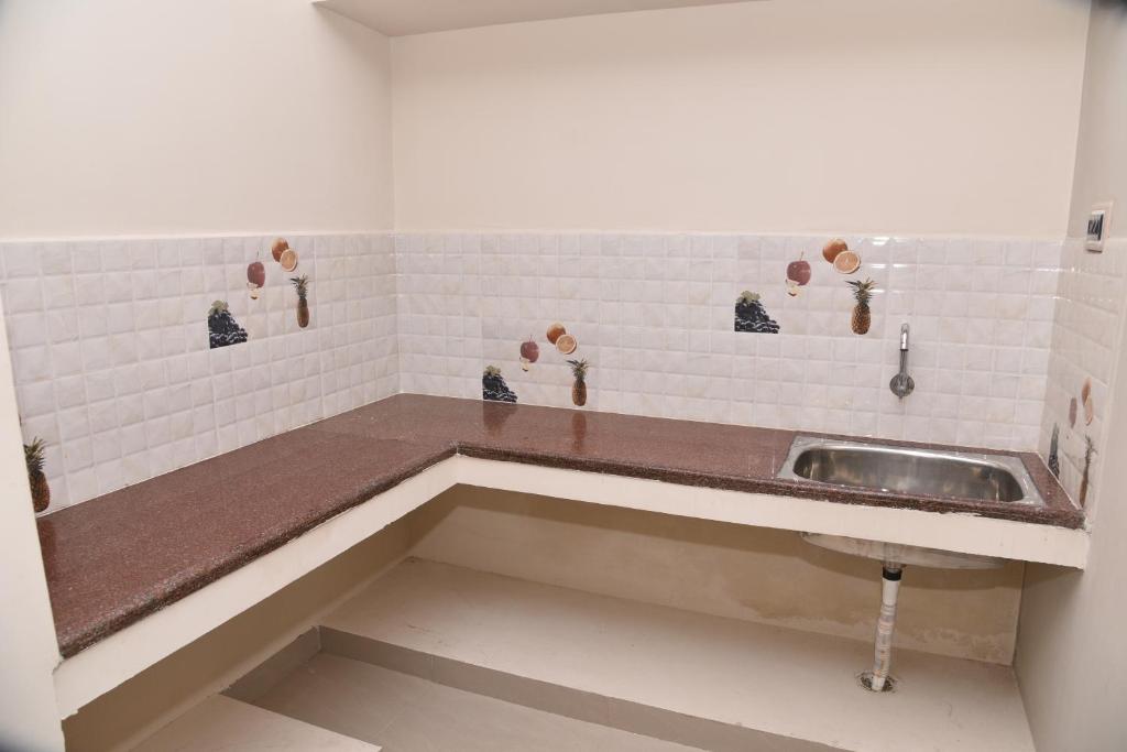 Thirumalai Home Stay - Group & Family Stay Room VL Swami Malai Temple - Suite Familiale De Luxe