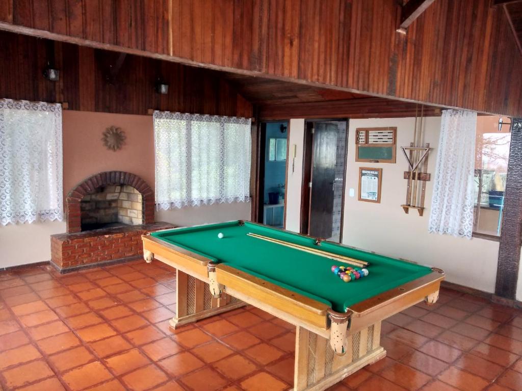  Casa com área de lazer completa em Petrópolis