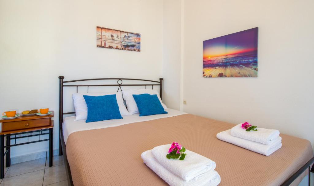 A bed or beds in a room at Casa di Halepa