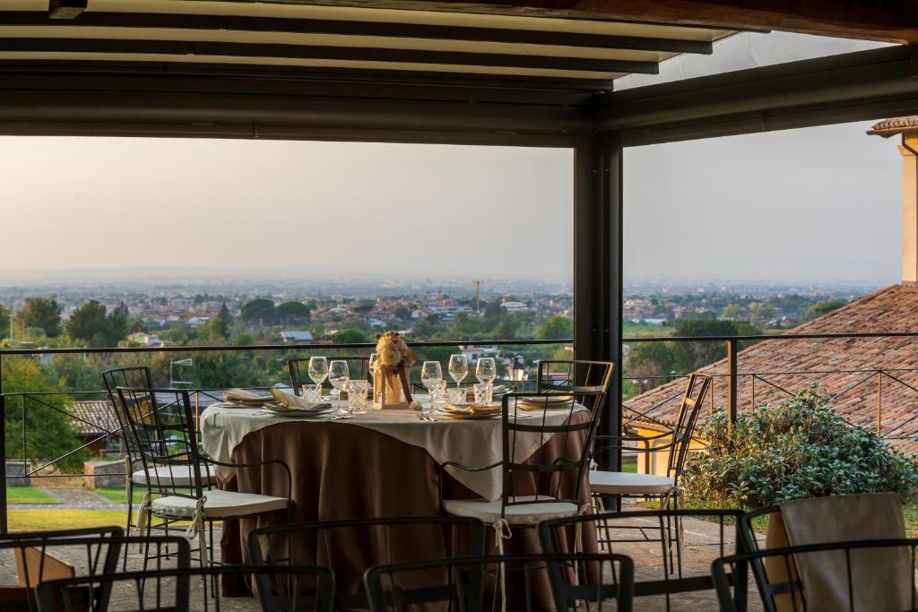 Restaurace v ubytování Residenza d'Epoca Pietra Di Ponente