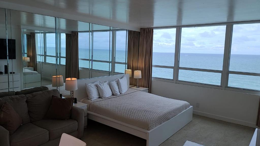 Castle Beach Club Apartments - Studio Apartment With Sea View