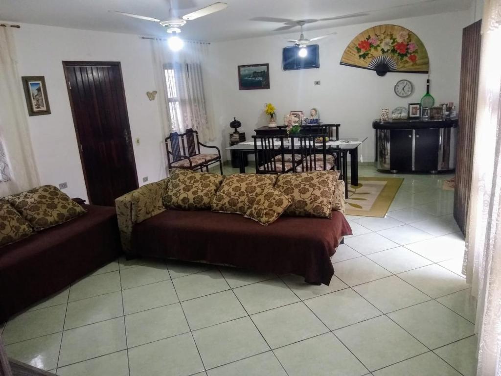  Casa grande em bairro Nobre