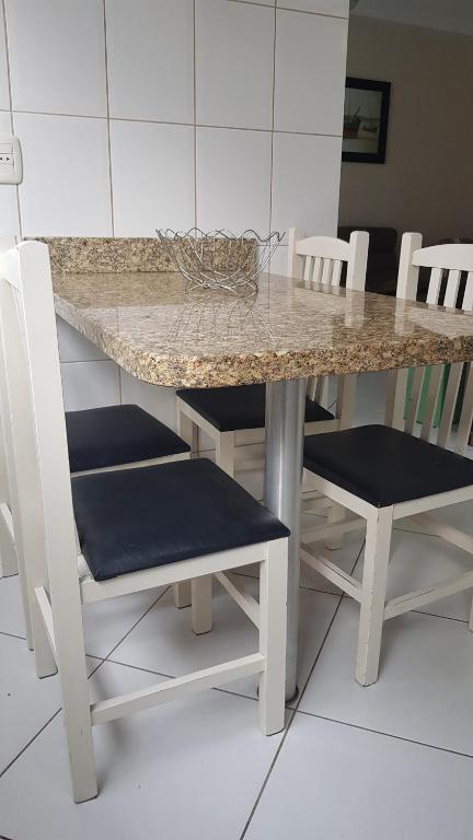  APARTAMENTO NA MEIA PRAIA