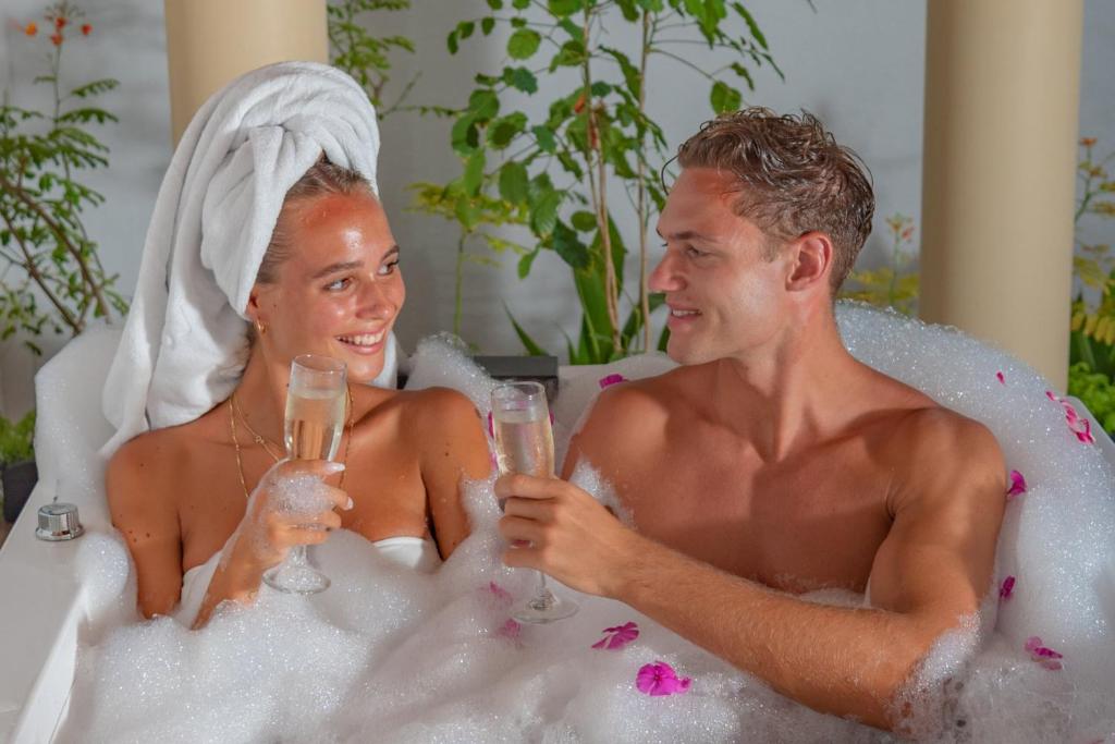 Hosté ubytování Reethi Faru Resort - Stay 5 Nights or more Between Aug-Sept 2025 & Enjoy a Free Sunset Cruise