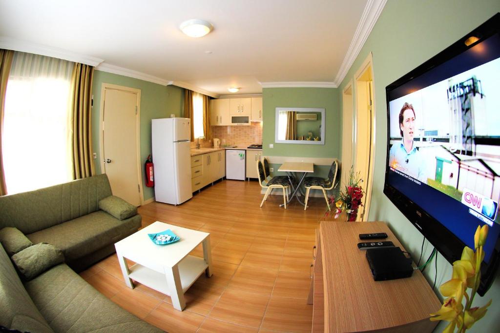 TV a/nebo společenská místnost v ubytování Hotel Dost