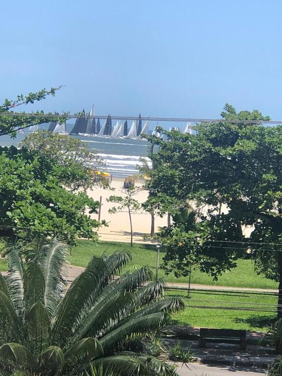  Apto Gonzaga Frente ao Mar Wi-Fi