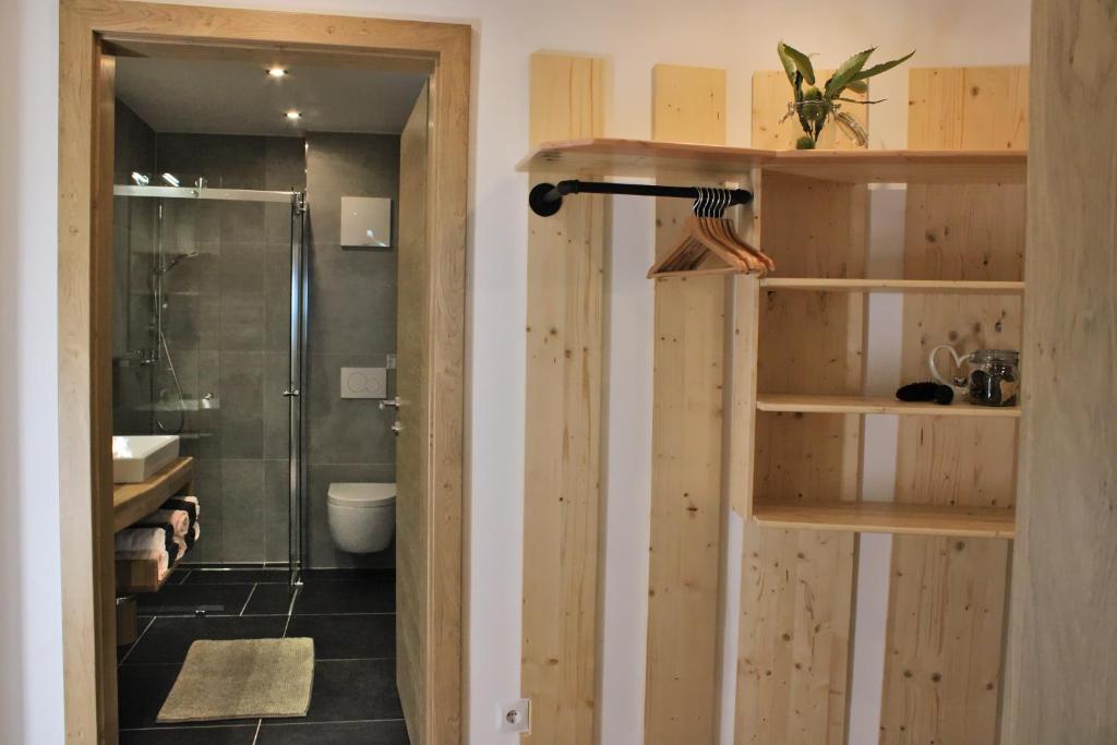 Zdjęcie z galerii obiektu AlpenApartment Zillertal w mieście Hainzenberg