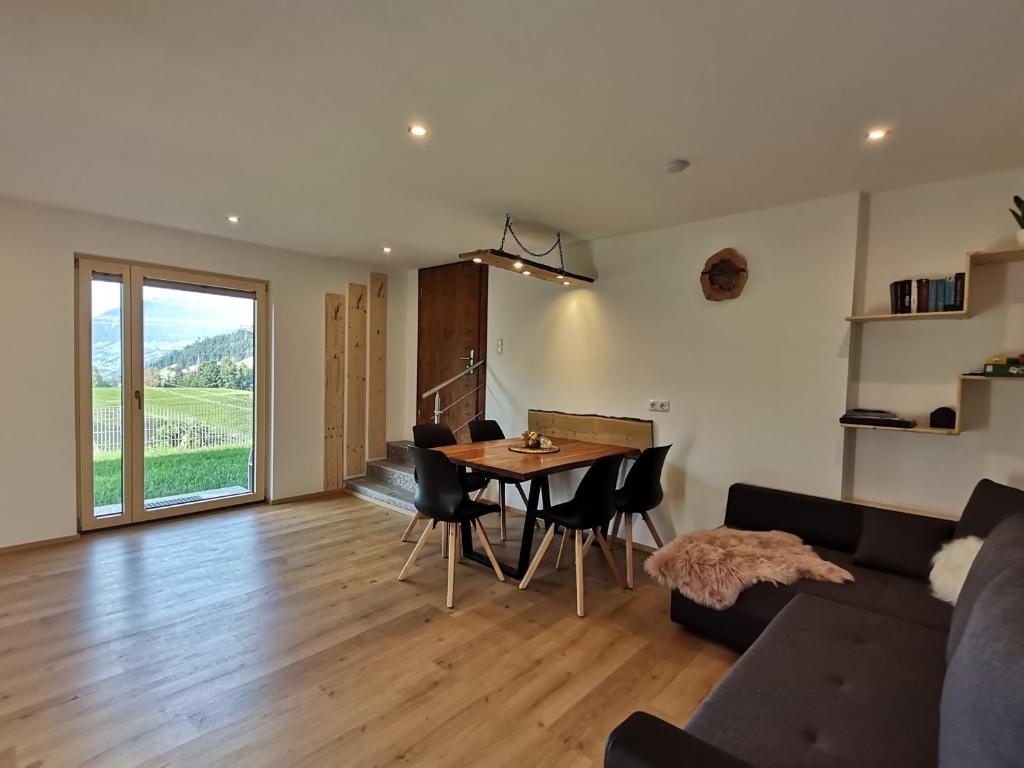 Zdjęcie z galerii obiektu AlpenApartment Zillertal w mieście Hainzenberg
