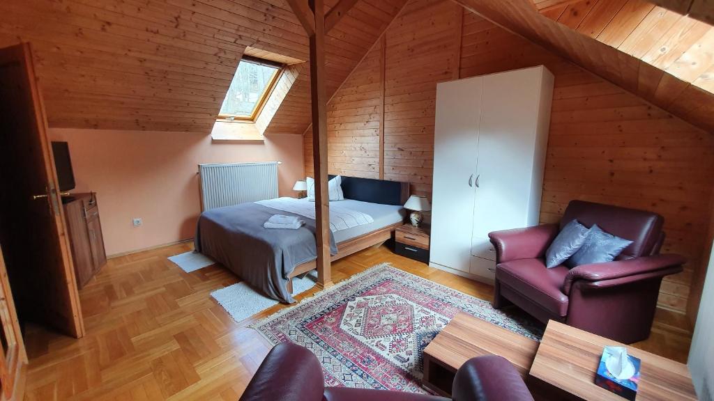 Postel nebo postele na pokoji v ubytování Pension Nippgen