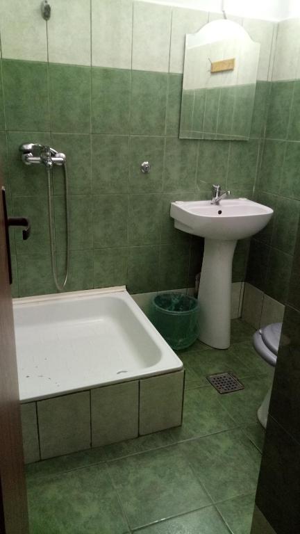 Koupelna v ubytování La Conu Iancu