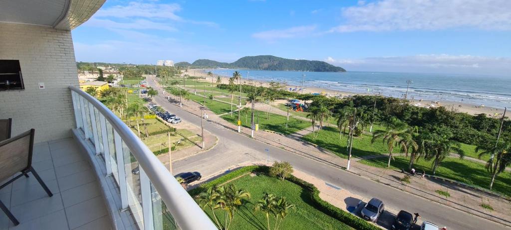  Lindo e Confortável Apartamento pé na areia e com linda vista do mar