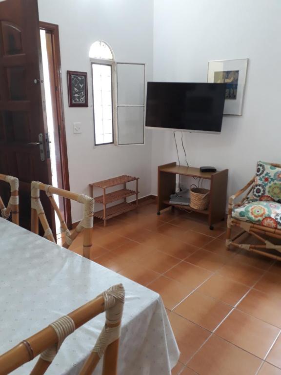  Casa verde na praia da Lagoinha