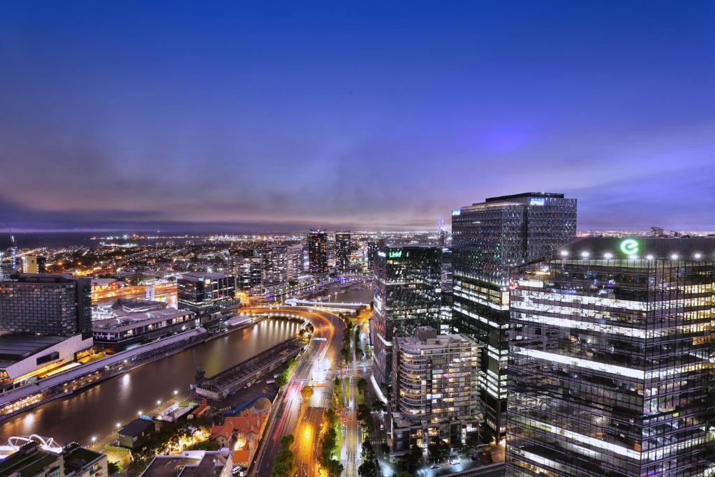 Orange Stay at Melbourne Quarter - 