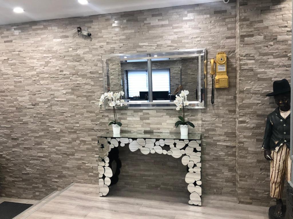 Hôtel Clauzel Paris - Resim 18