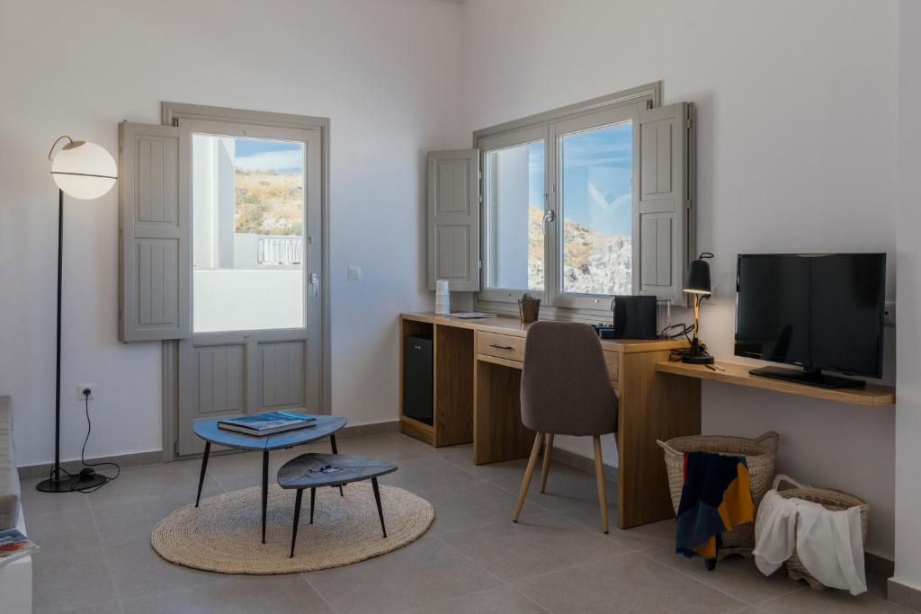 Symphony Suites Santorini - 6