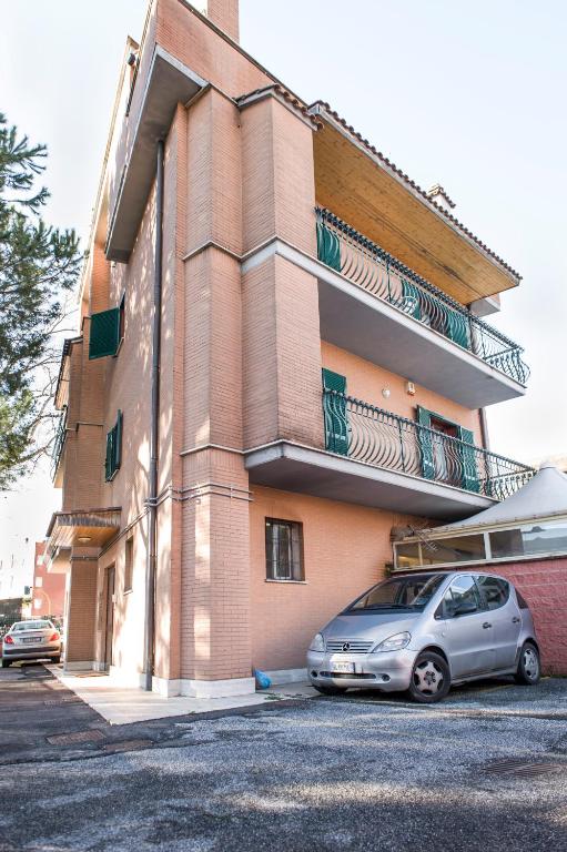 Flatinrome Residence Fiera - Apartment Mit Einem Schlafzimmer Mit Balkon