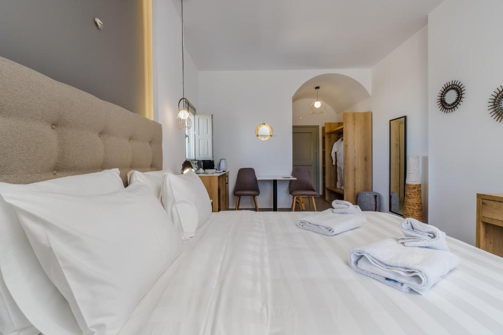 Symphony Suites Santorini - 15