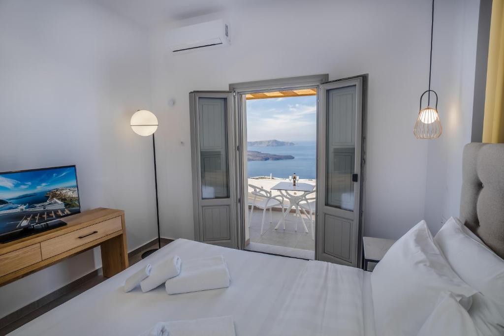 Symphony Suites Santorini - 14