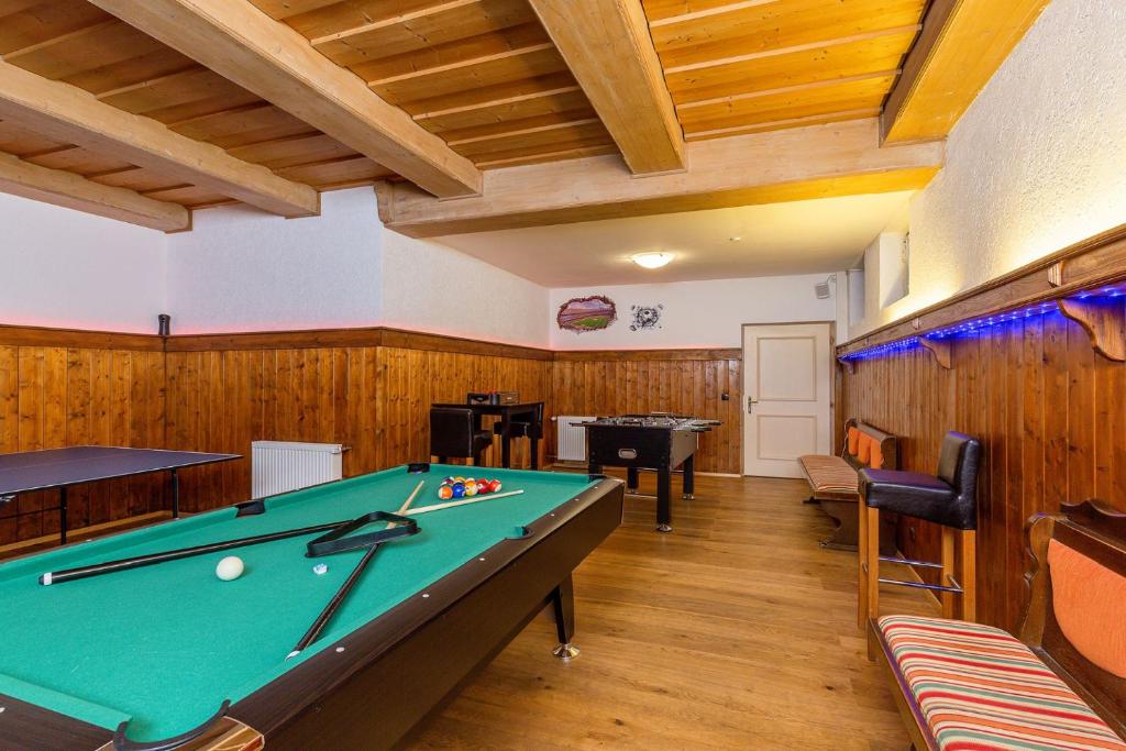 Biliár nebo kulečník v ubytování Ruperti - Gästehaus