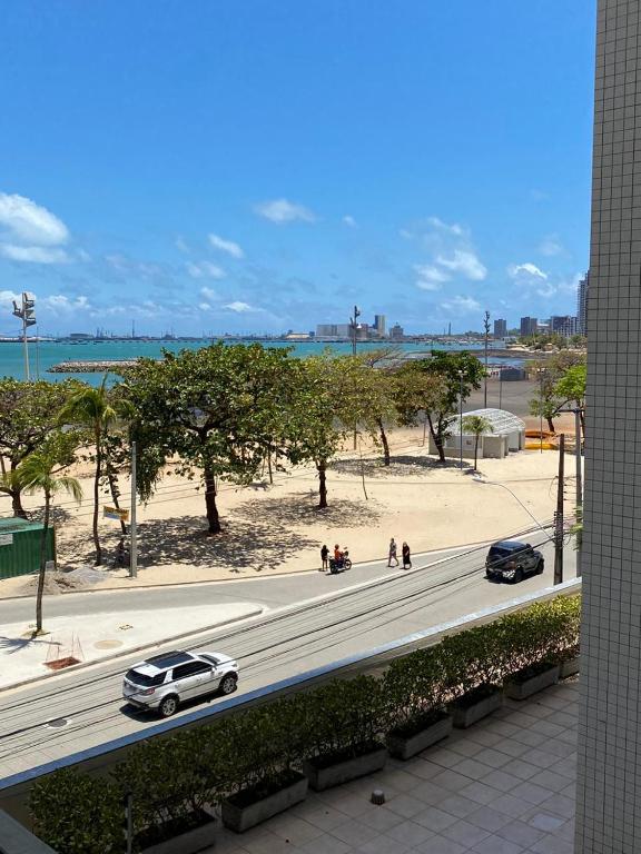  APARTAMENTO NA AVENIDA BEIRA MAR