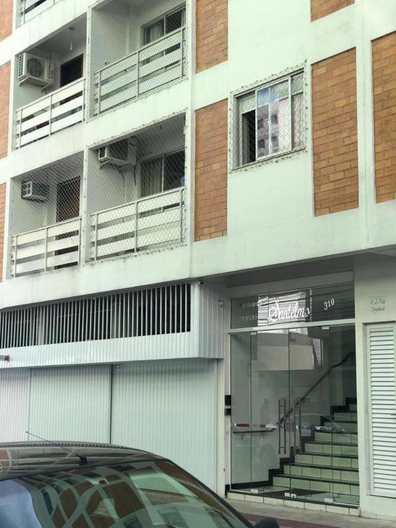  Apartamento Balneário Camboriú ótima localização