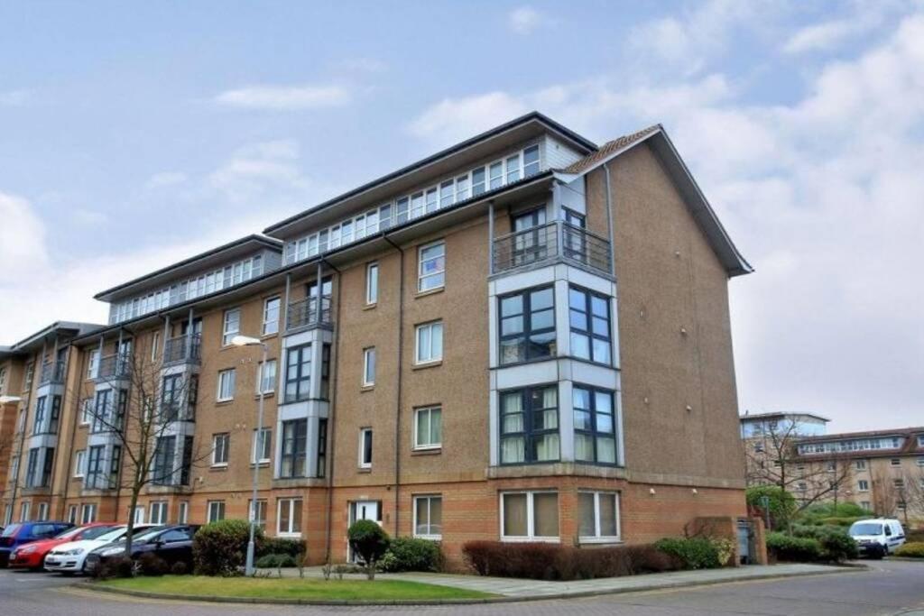 Aberdeen City Apartment Close To The Beach!