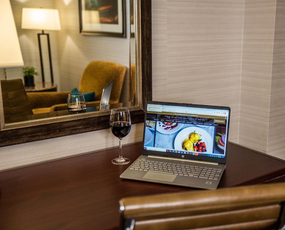 The Madison Concourse Hotel photo