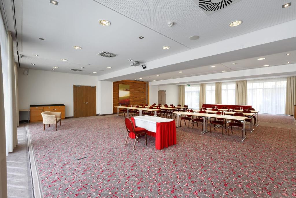 Holiday Inn Nürnberg City Centre by IHG - Resim 45