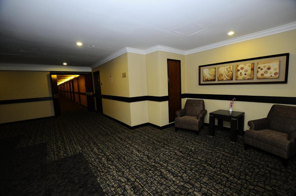 Posezení v ubytování The Katerina Hotel