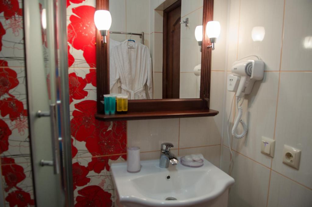 Koupelna v ubytování Naftusya Hotel