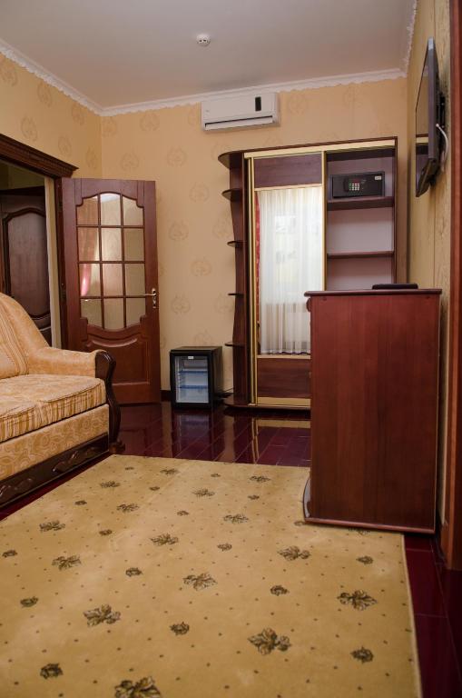 TV a/nebo společenská místnost v ubytování Naftusya Hotel