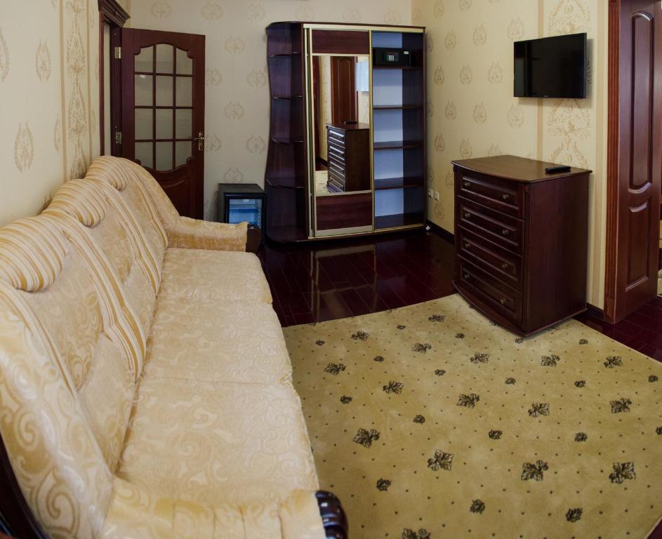 TV a/nebo společenská místnost v ubytování Naftusya Hotel