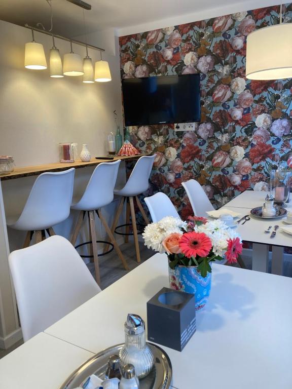 Posezení v ubytování Hotel-Pension Adler Untertürkheim