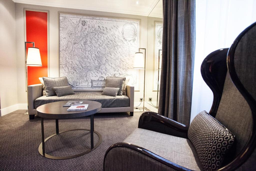 Posezení v ubytování Park Hotel Grenoble - MGallery Collection