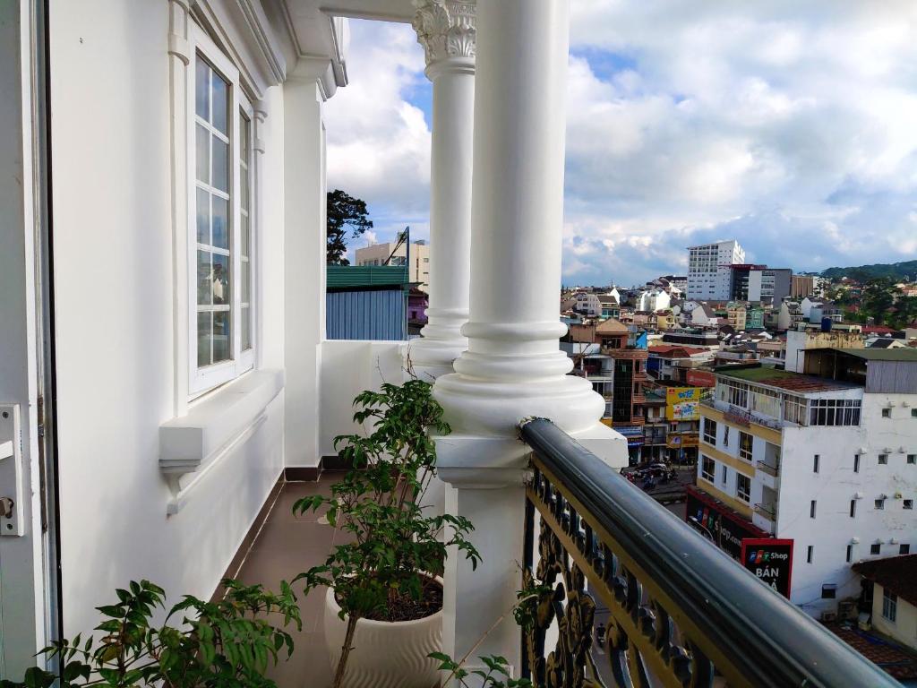 Ban công/sân hiên tại New Hampton Suits-Tam Xuan Centre Hotel