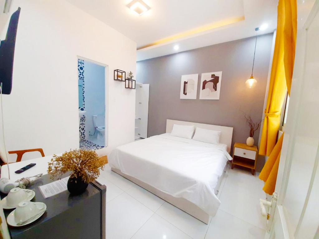 MIDMOST Villa Hotel - 8