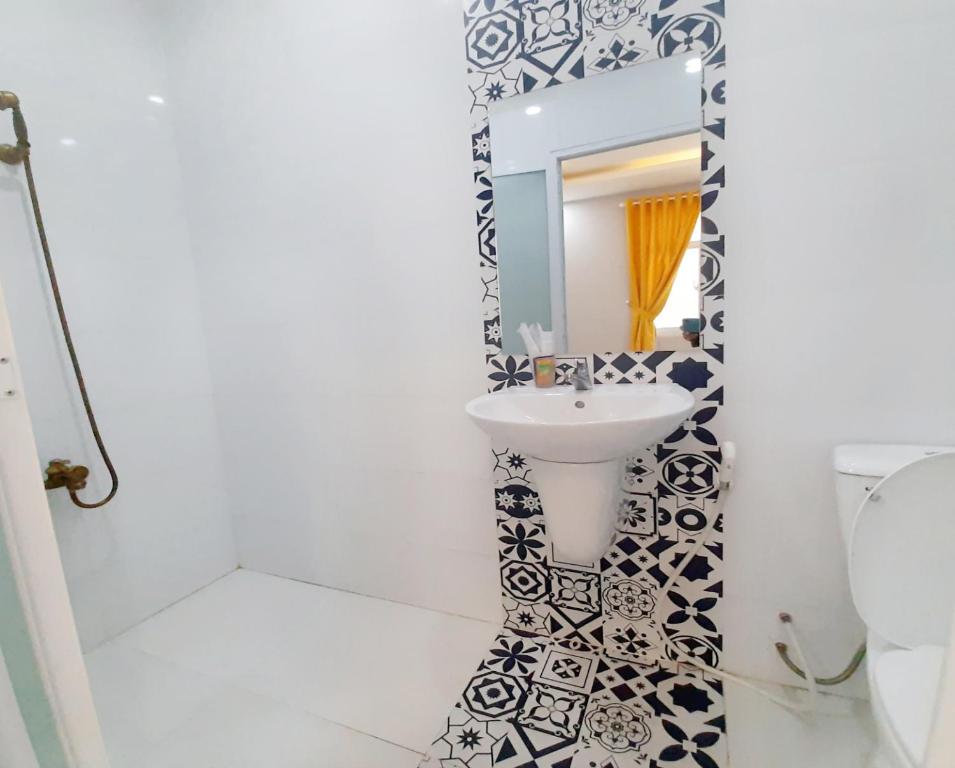 MIDMOST Villa Hotel - 7