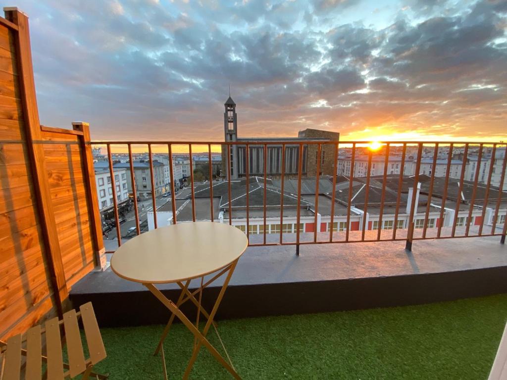 Hotel Saint Louis - Camera Matrimoniale Con Balcone (4° Piano)